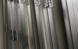 Cửa 1 cánh panel xốp chống cháy lan dày 4m